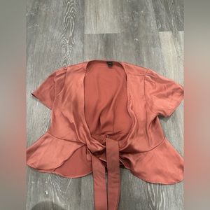 Women’s peach flowy crop top